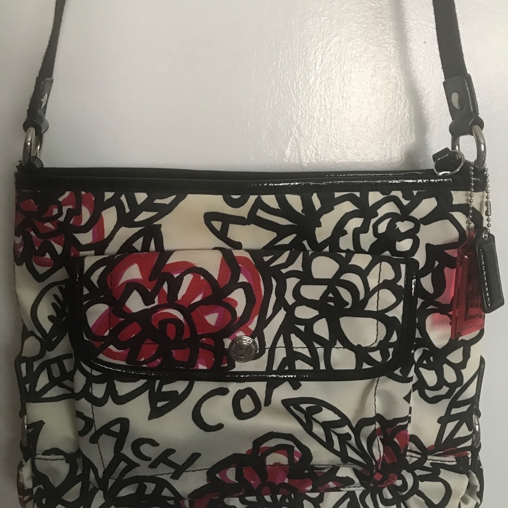 Coach crossbody GUC